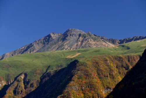 にかほ市の鳥海山